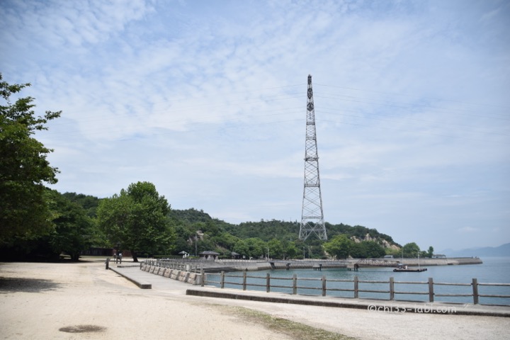 大久野島の大きな鉄塔。